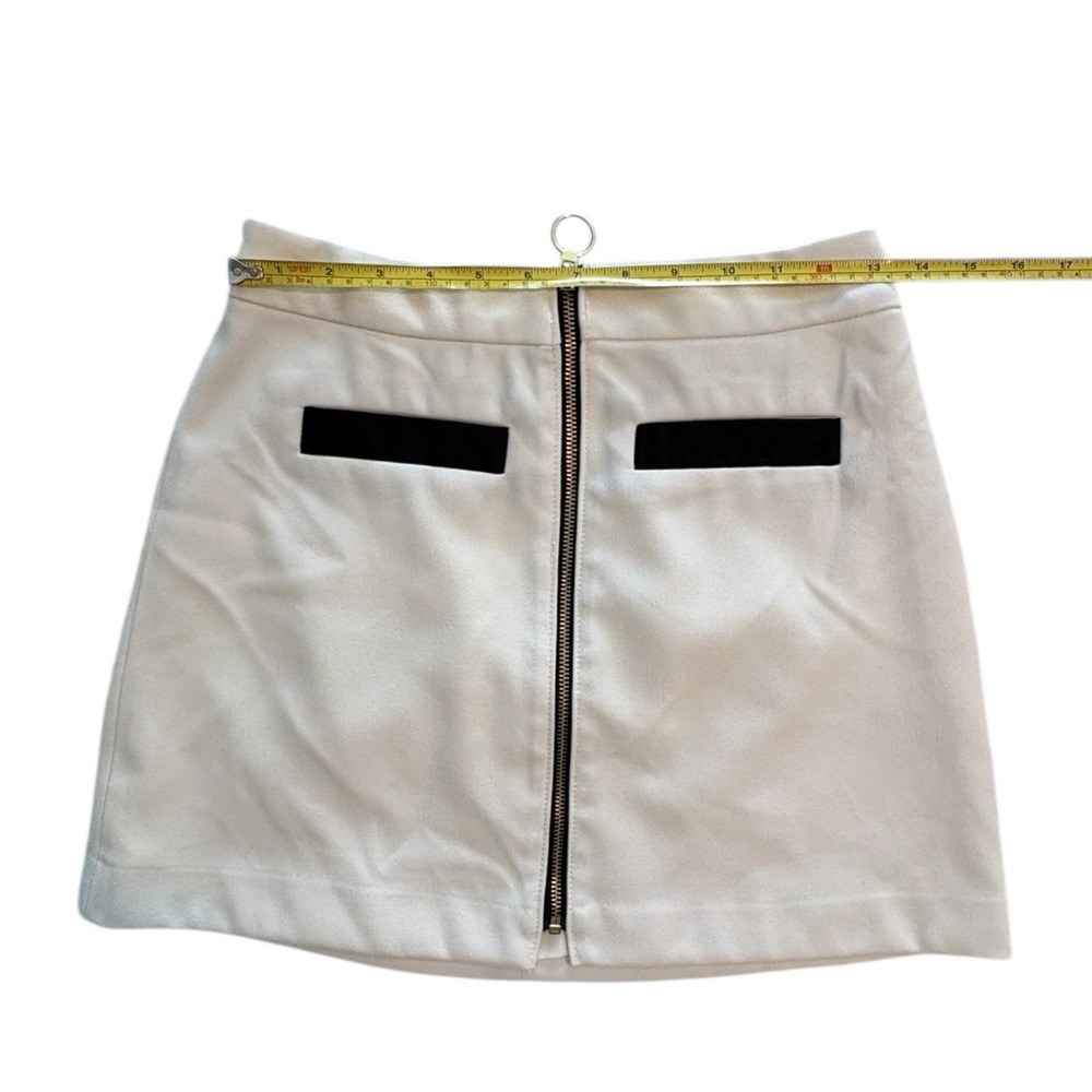 Express White A-Line Mini Skirt‎ with Front Gold Ring Zipper Black Trim Size 4 - Picture 5 of 8